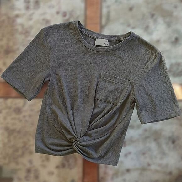 Wilfred Free green Subah T-shirt front-knot short sleeve crop tee - Picture 10 of 14